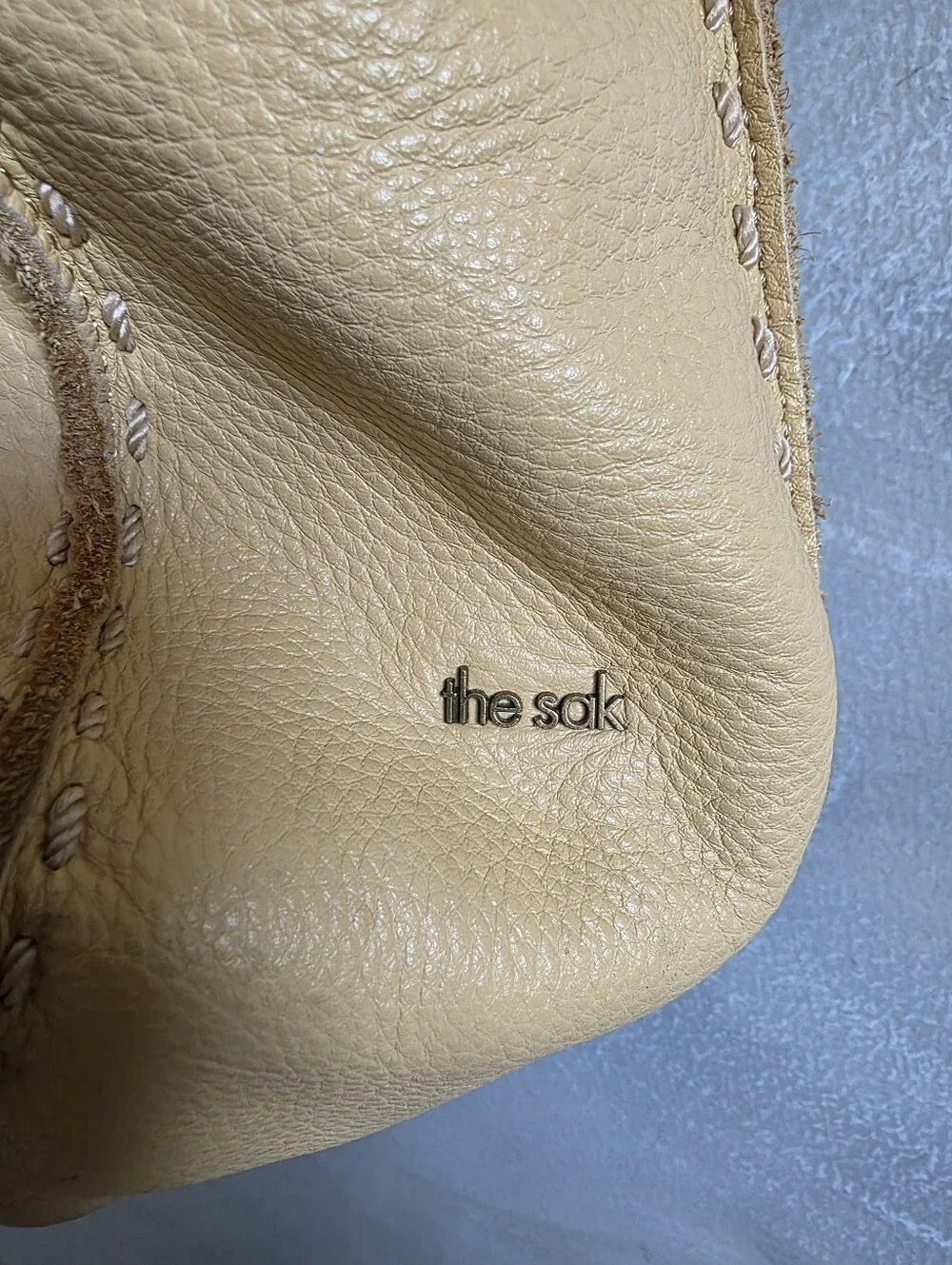 The Sak Los Feliz Slouchy Crossbody Yellow Leather Two Tone Pebbled 11.5x10x4 - Picture 6 of 13